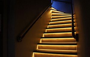 LED-strip-lights-on-the-underside-of-stair-treads